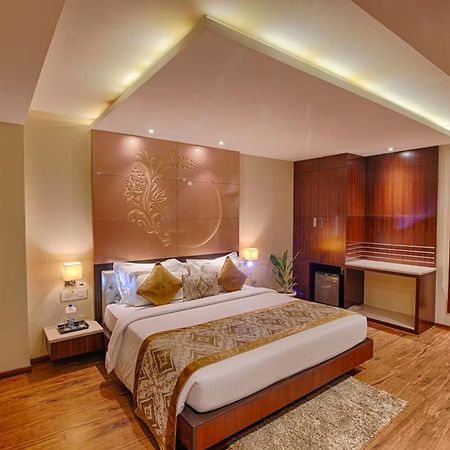 Hotel Good Times Near Ganga Ram Hospital And Karol Bagh Metro Delhi  Eksteriør bilde