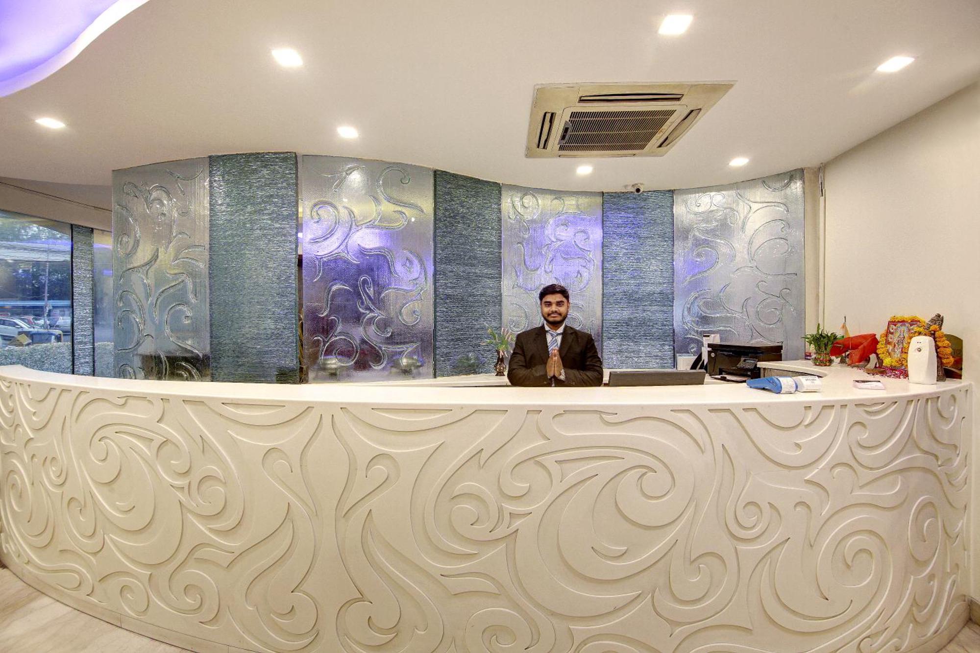 Hotel Good Times Near Ganga Ram Hospital And Karol Bagh Metro Delhi  Eksteriør bilde