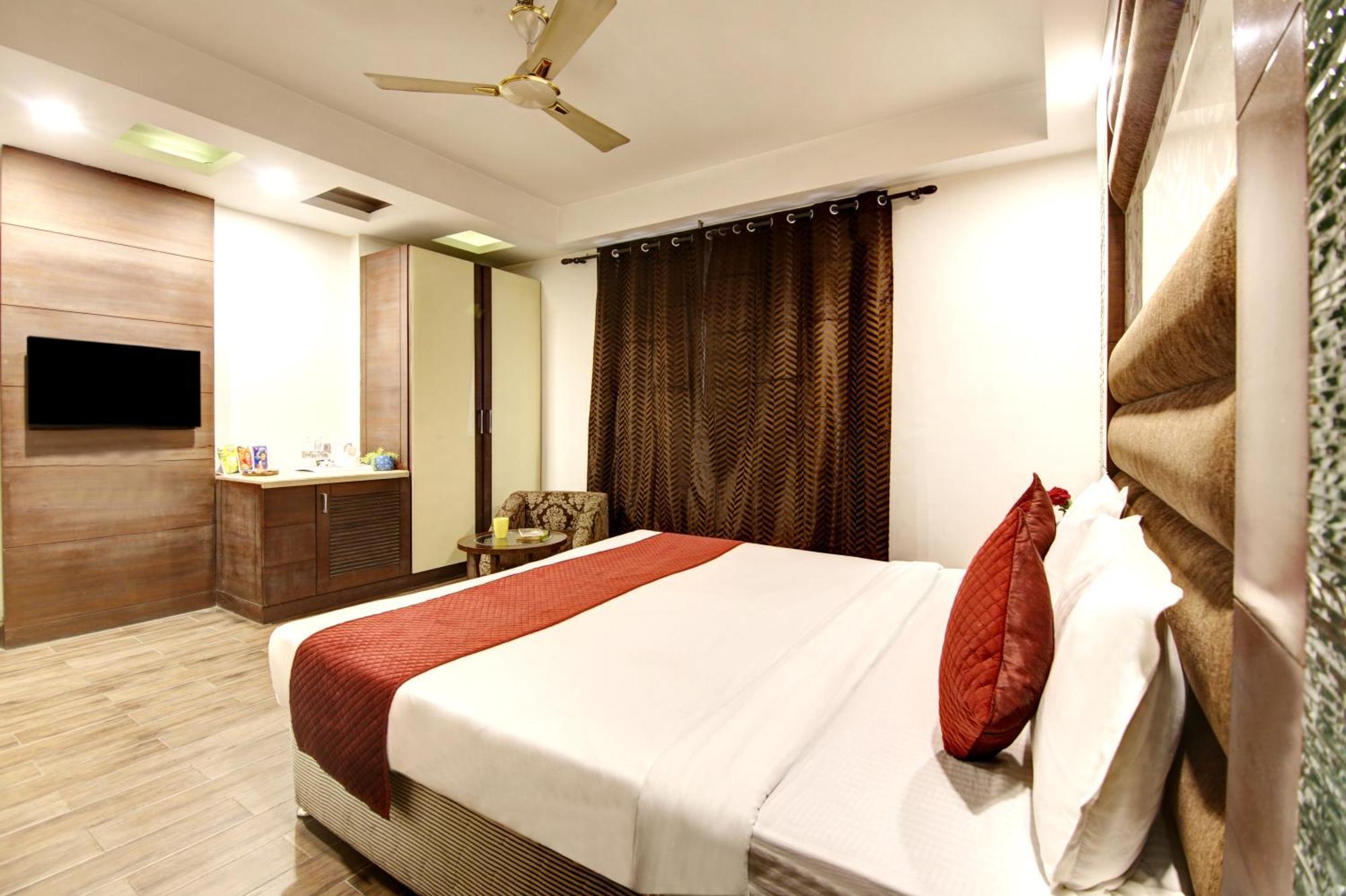 Hotel Good Times Near Ganga Ram Hospital And Karol Bagh Metro Delhi  Eksteriør bilde