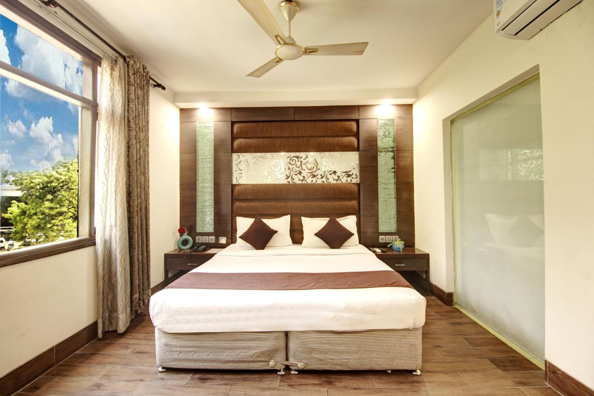 Hotel Good Times Near Ganga Ram Hospital And Karol Bagh Metro Delhi  Eksteriør bilde