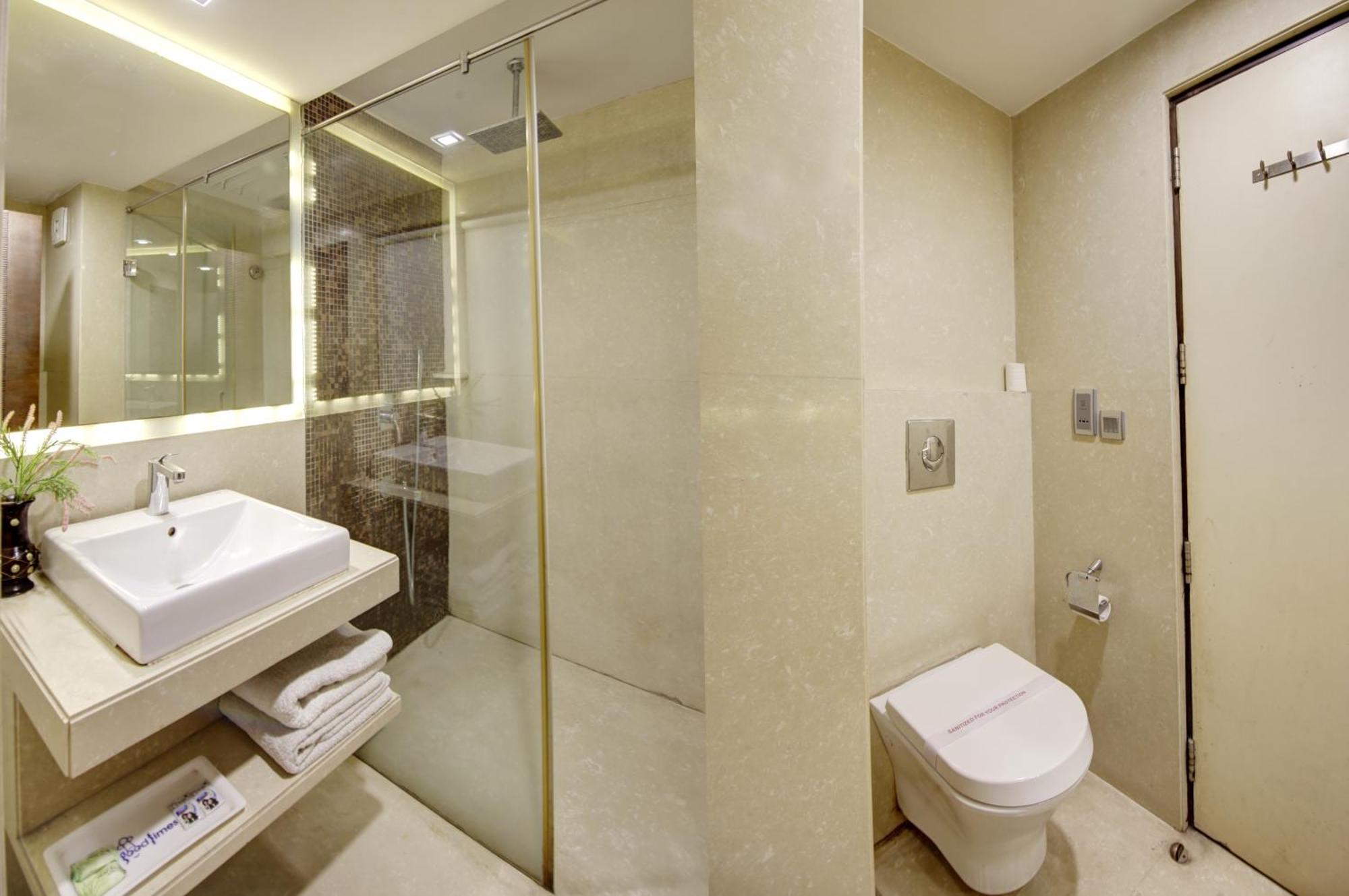 Hotel Good Times Near Ganga Ram Hospital And Karol Bagh Metro Delhi  Eksteriør bilde