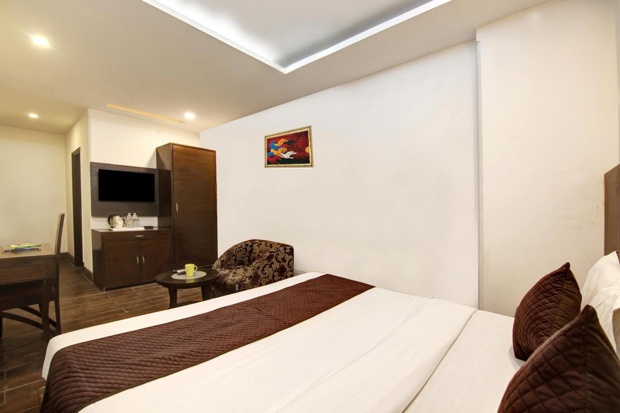 Hotel Good Times Near Ganga Ram Hospital And Karol Bagh Metro Delhi  Eksteriør bilde