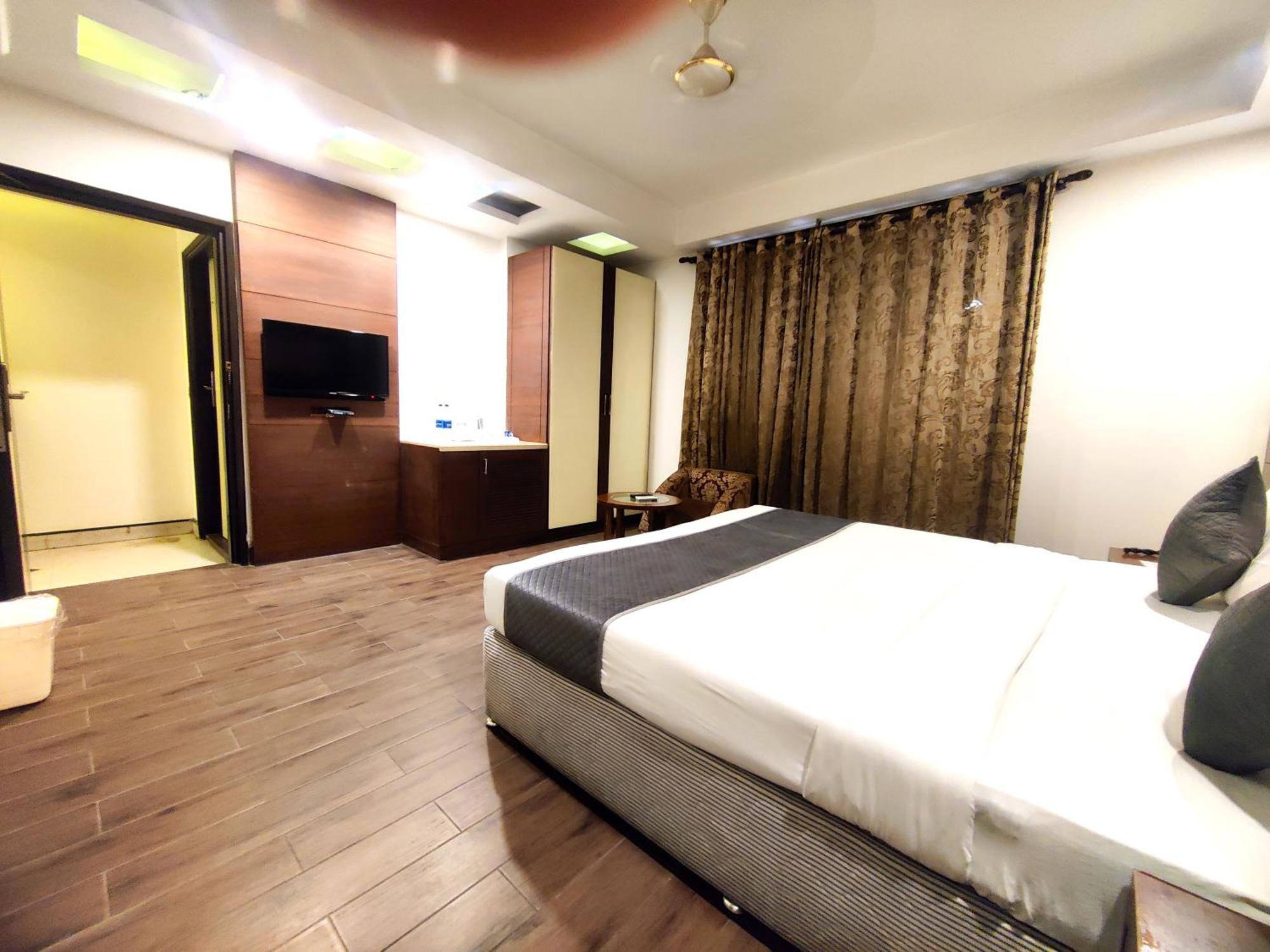 Hotel Good Times Near Ganga Ram Hospital And Karol Bagh Metro Delhi  Eksteriør bilde